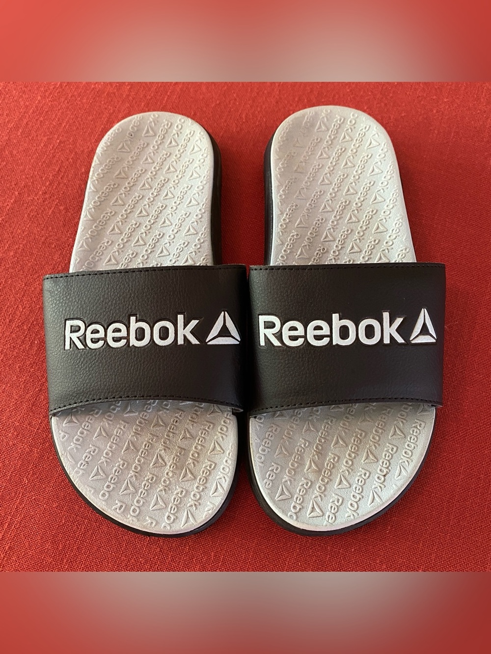 Reebok Women’s Black & Blue Signature Slides Slip Ons Size 8 US EUC